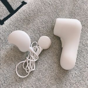 Clarisonic Mia 2 cleansing brush and 2 unopened replacement brushes